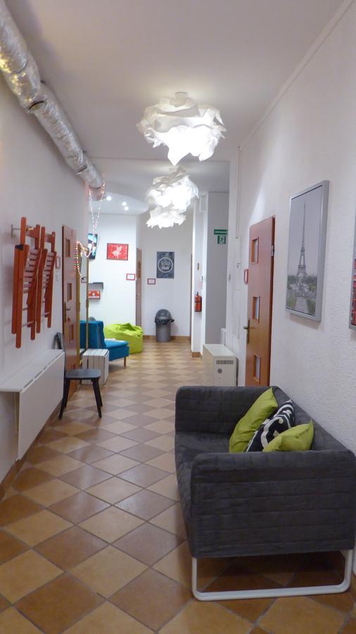 Flyfly Hostel , Darmowy Parking , Rezerwuj Przez Urzadzenia Mobilne -10 Procent Breslávia Exterior foto
