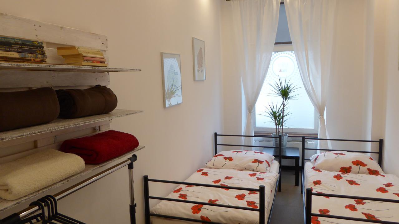 Flyfly Hostel , Darmowy Parking , Rezerwuj Przez Urzadzenia Mobilne -10 Procent Breslávia Exterior foto