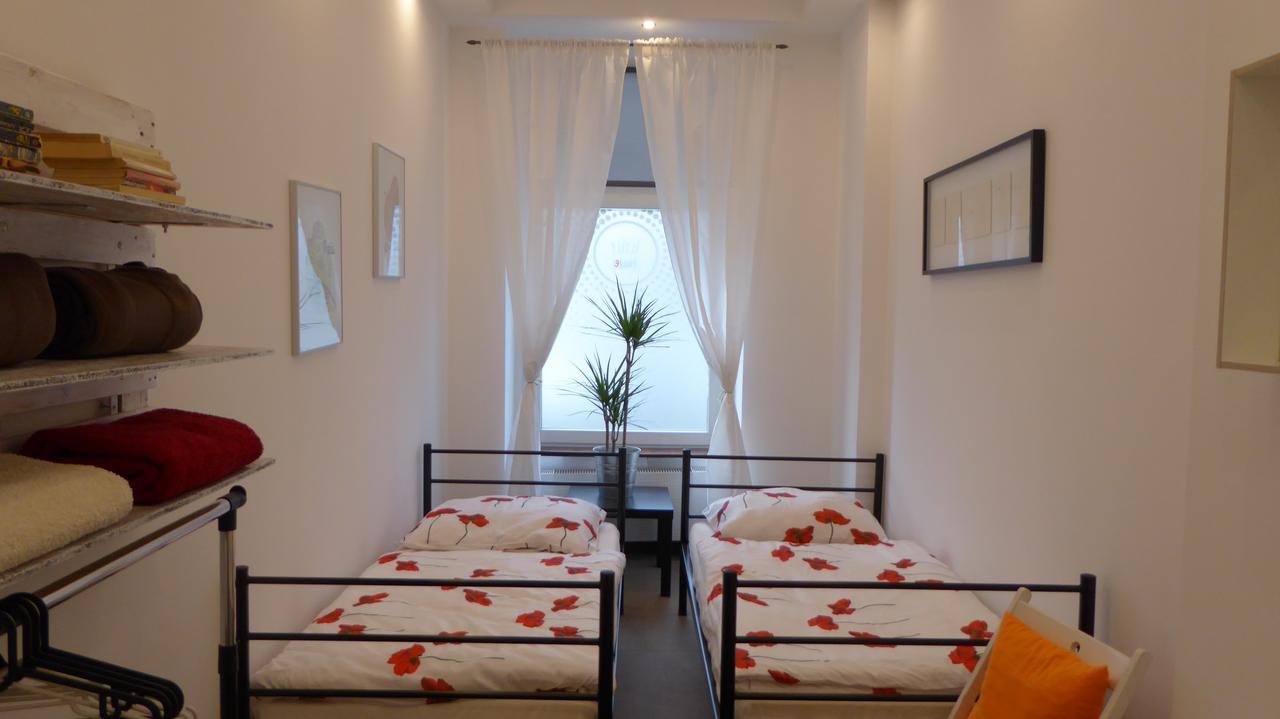 Flyfly Hostel , Darmowy Parking , Rezerwuj Przez Urzadzenia Mobilne -10 Procent Breslávia Exterior foto