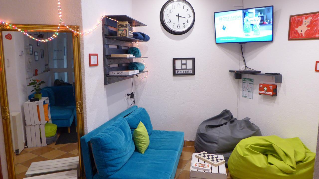 Flyfly Hostel , Darmowy Parking , Rezerwuj Przez Urzadzenia Mobilne -10 Procent Breslávia Exterior foto